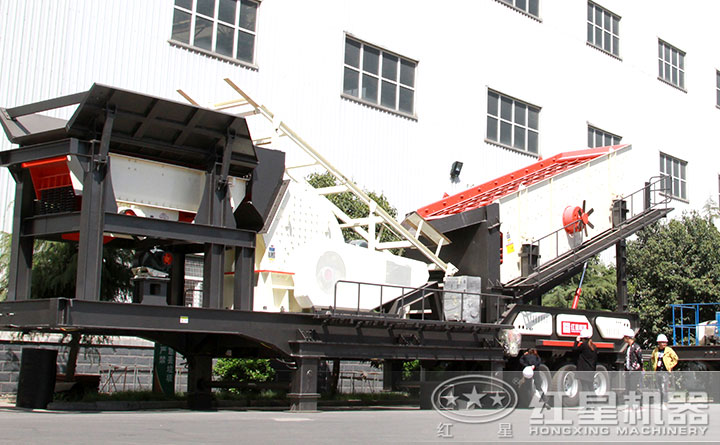 客戶對紅星四合一移動破進行了現場參觀、考察