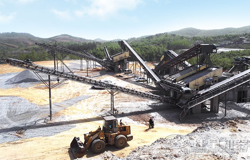 碎石機器生產12、13石子現場